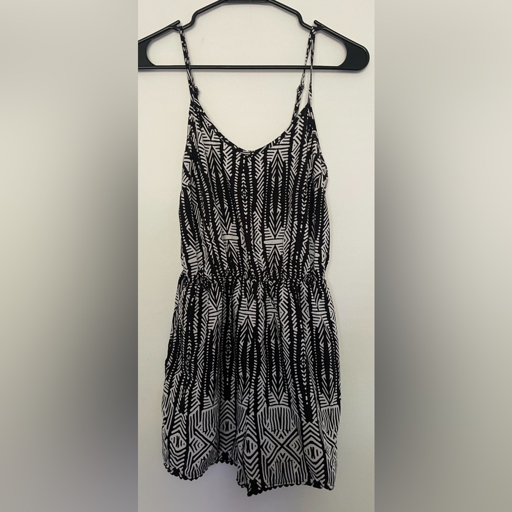 Mossimo supply co. Romper with pockets - Picture 1 of 5